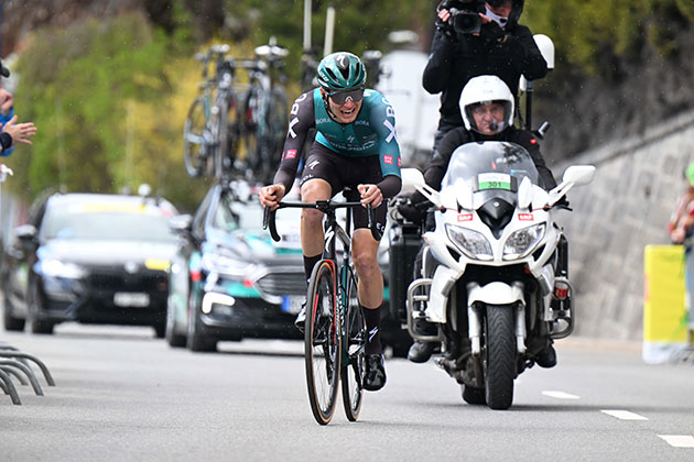 Aleksandr Vlasov wins the 2022 Tour de Romandie